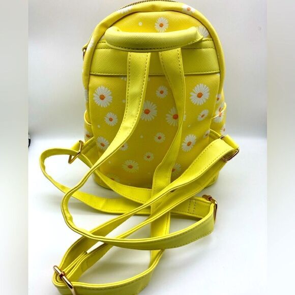 LD Like Dreams Women’s Lemon Yellow Daisy Backpack NWOT - Picture 4 of 10